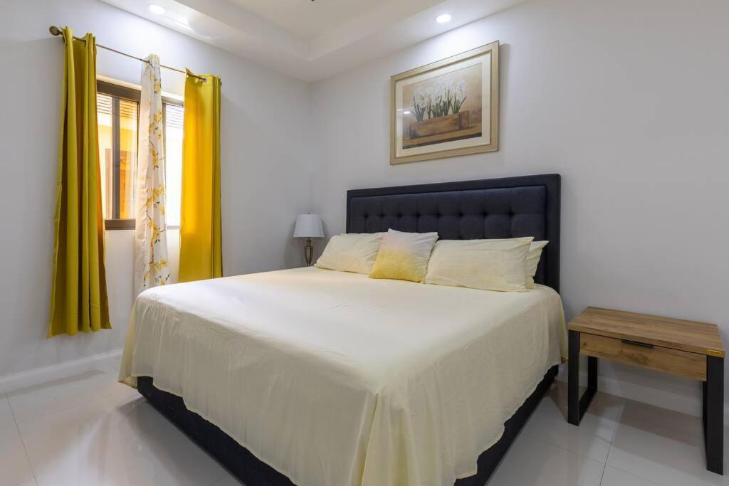 Sun Shine Luxury Villas 2 Bedroom Pool & Gym Ocho Rios St Ann Exterior photo